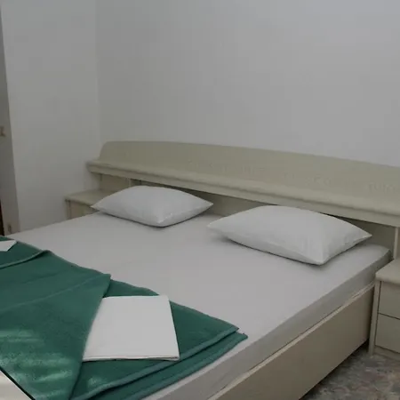 Apartment With A Parking Space Sumartin, Brac - 2941